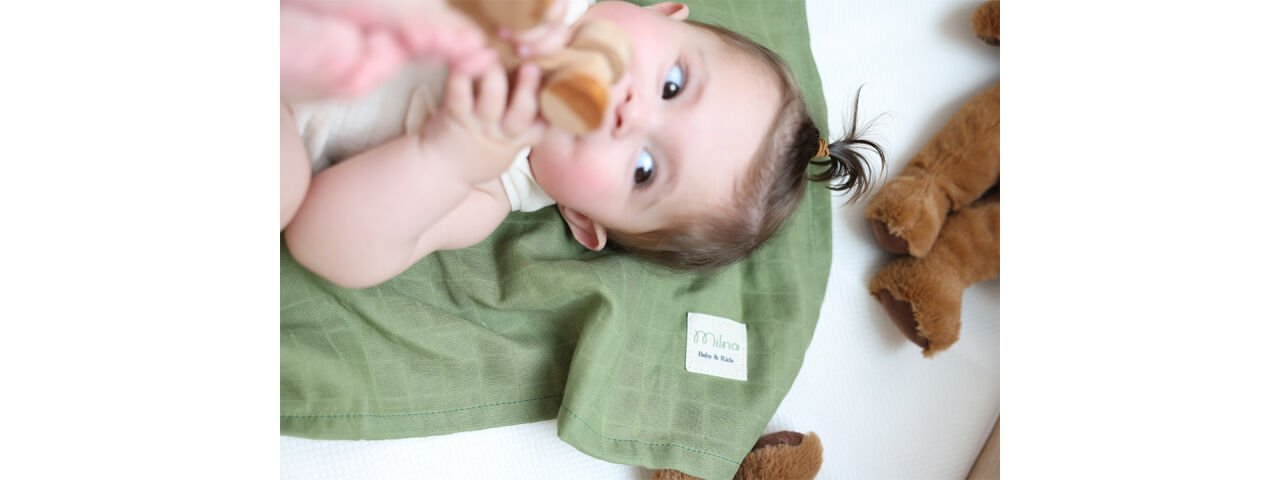 What is muslin fabric and where is it used?