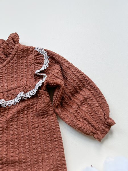 BABY BALLS WITH LACE DETAILED