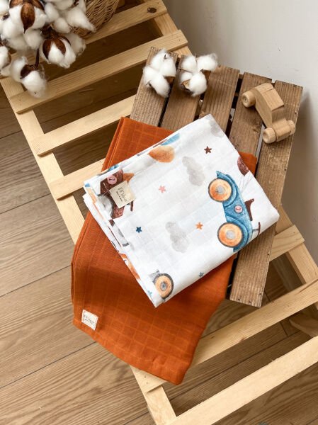 CAR PATTERNED AND TILE PLAIN MUSLIN SET