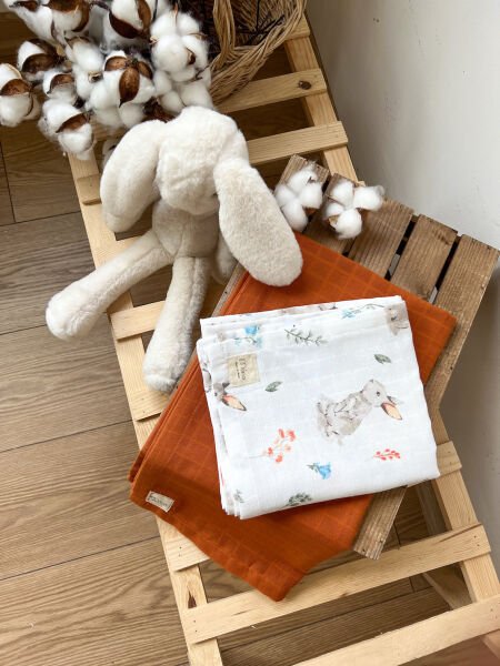TAVŞAN DESENLİ VE KİREMİT DÜZ MÜSLİN SET
