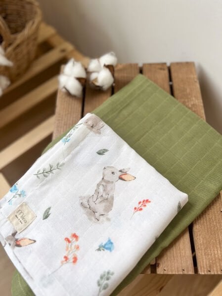 TAVŞAN DESENLİ VE YEŞİL DÜZ MÜSLİN SET