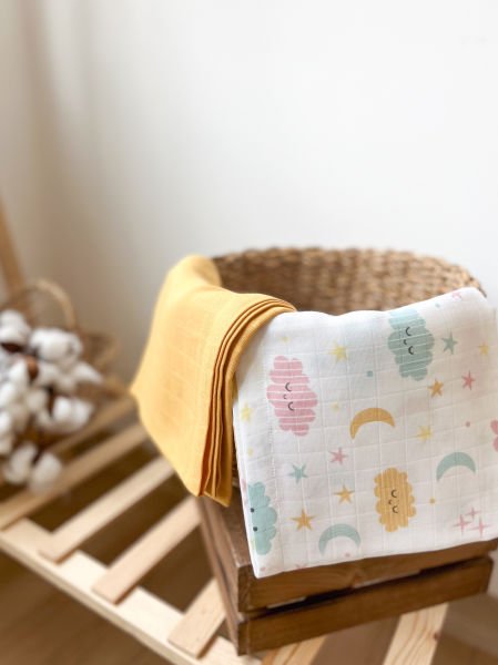 CLOUD PATTERNED AND YELLOW PLAIN MUSLIN SET