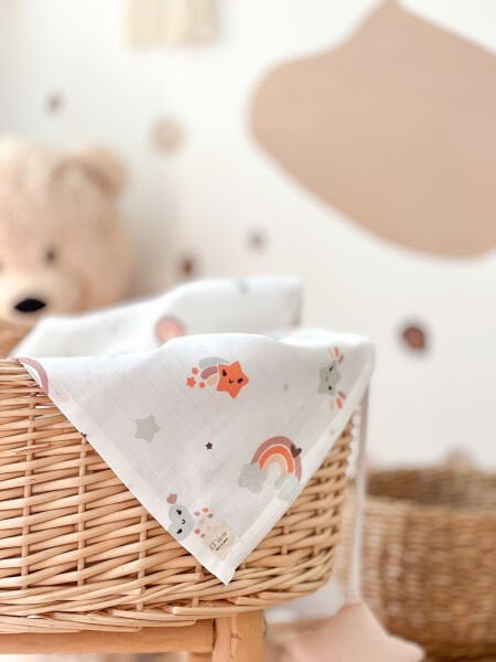 GÖKKUŞAĞI DESENLİ MÜSLİN ÖRTÜ