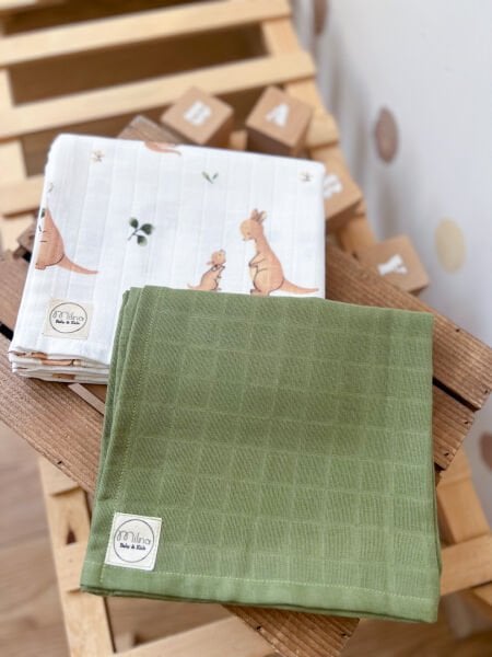 GREEN PLAIN MUSLIN AND KANGAROO PATTERNED MUSLIN SET