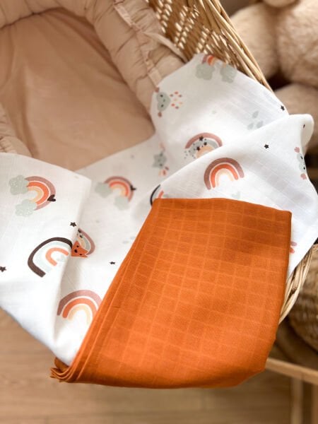 GÖKKUŞAĞI DESENLİ VE KİREMİT DÜZ MÜSLİN SET