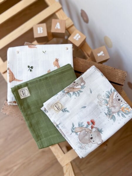 GREEN PLAIN MUSLIN AND KANGAROO KOALA PATTERNED MUSLIN SET