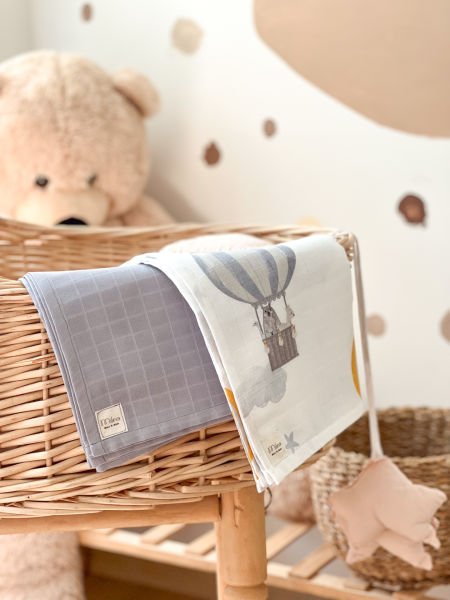 FLYING BALLOON PATTERNED AND GRAY PLAIN MUSLIN SET