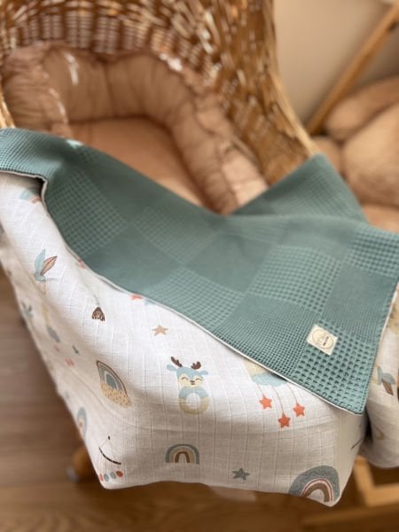 Çift Taraflı Müslin Bebek Battaniyesi | Doğal ve Nefes Alabilen Kumaş Gökkuşağı Desenli
