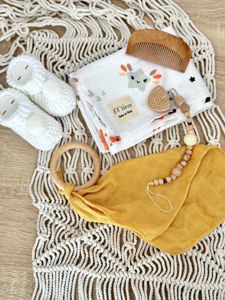 طقم قماش موسلين لحديثي الولادة - أصفر