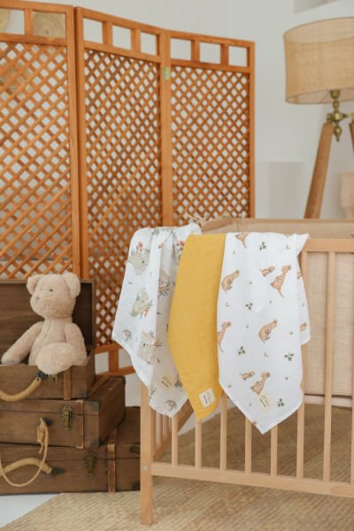 3’lü Müslin Bebek Örtüsü Seti – %100 Pamuk, Tek Kat, 75x85 cm, Koala - Kanguru Desen, Sarı Düz Renk