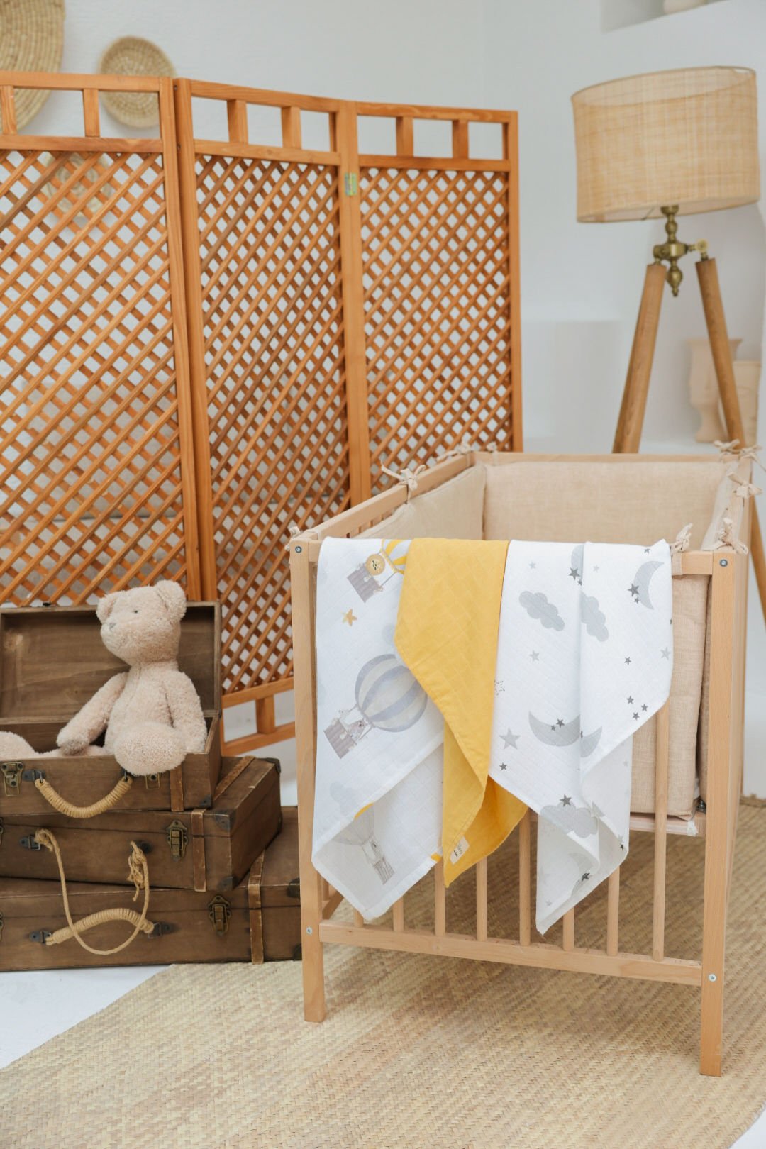 3’lü Müslin Bebek Örtüsü Seti – %100 Pamuk, Tek Kat, 75x85 cm, Uçan Balon ve Bulut Desenli, Sarı Düz Renk  | Milna Baby Kids