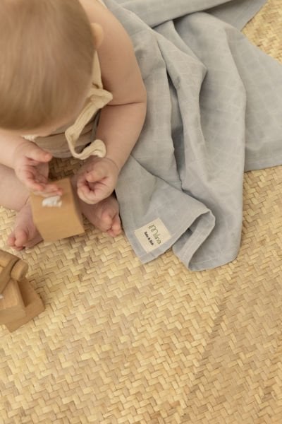 3’lü Müslin Bebek Örtüsü Seti – %100 Pamuk, Tek Kat, 75x85 cm, Araba ve Bulut Desenli, Gri Düz Renk  | Milna Baby Kids