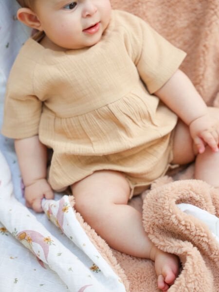 %100 Pamuk Müslin Bebek Romper – Yazlık, Nefes Alan, Şık ve Konforlu Tasarım